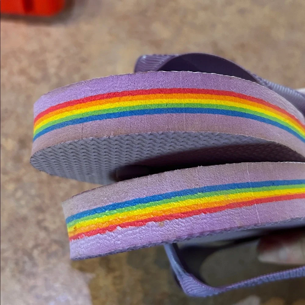 Retro style rainbow sole 🌈 foam flip flops 70’s-80’s look